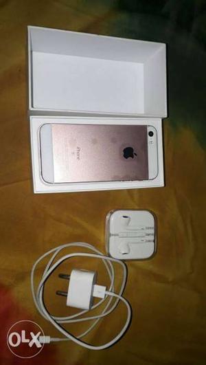New cundision iPhone se 32gb rose gold no scratch