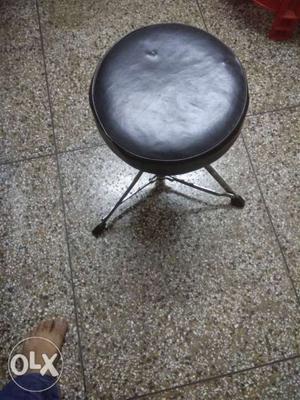 Nice drum stool in new condition