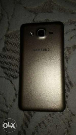 Samsung galaxy on 5 pro, with bill nd box in good