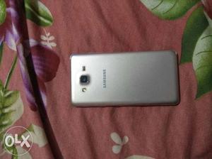 Samsung galaxy on 7. Camera 13 rear and 5 in