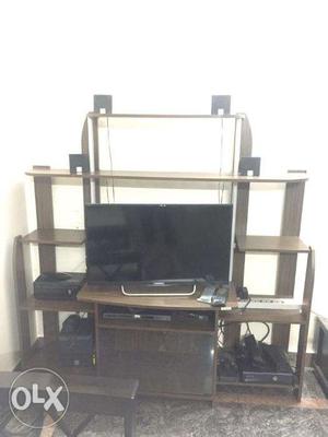 TV unit with ample storage space in a very good condition