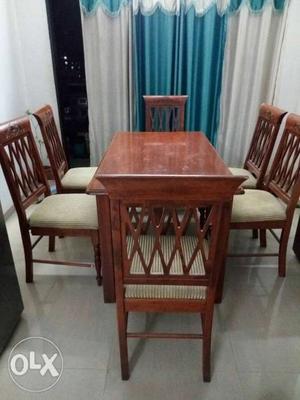 Very good quality of wooden (sheesham) six sitter