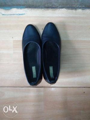 Black Pointed shoe. size 37
