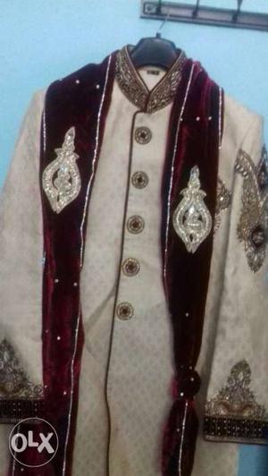 Brown And White Floral Long-sleeved sherwani with cap