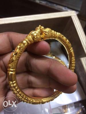 Gold 23kt Old Traditional Kada