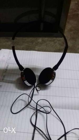 JBL head phone 6months old just like new.