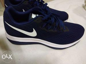 Nike Shoes Size Is 9 no. 6 Month Old This is a very