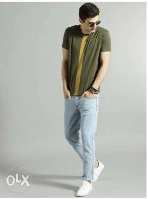 Roadster Men Olive Green Solid Round Neck T-shirt at just Rs