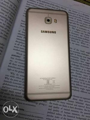 Samsung C7 Pro, just 1 month, with full kit,,