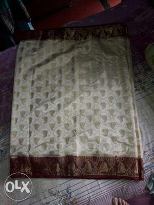 White Gold And Maroon Floral Textile Benarasi Pls