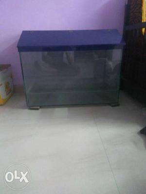 Fish tank for sell 18x30 size Spacious big tank.