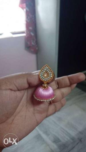 Gold-colored And Pink Jhumka Earring