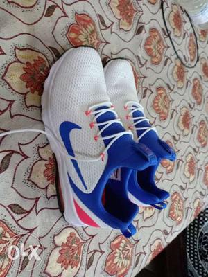 Not even worn size 9..Nike air max motion racer shoes