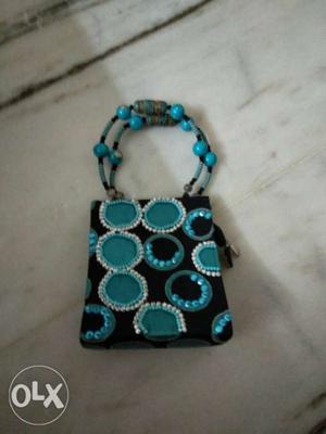 Urgently selling exclusive party hand purse in