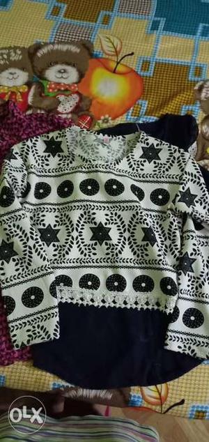 White And Black Tribal Print Swater