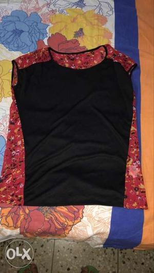 Women's Black And Red Floral Sleeveless Shirt