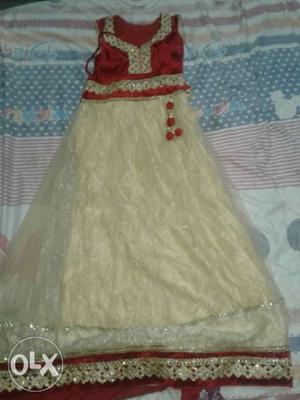 Beautiful dress... red n cream clr