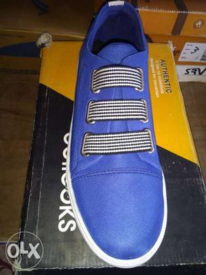 (Blue And White Low-top Sneaker And Box new) Mari mata road