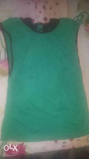 Girls/women's top green colour georgette material