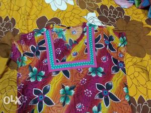 Multiple colour floral print long kurti.