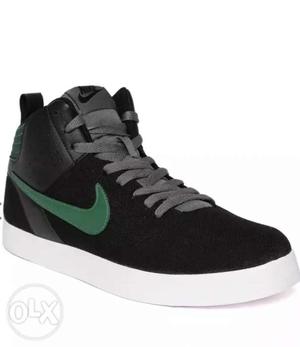 Nike liteforce 3..original shoes...size: 6