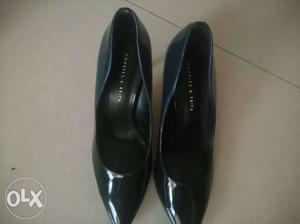 Pair Of Black Leather Pointed-toe Pumps