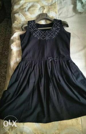 Women's Black Sleeveless Dress