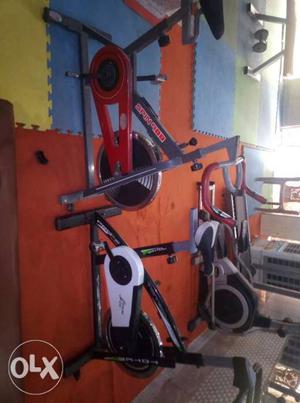 2 gym spin bike new cindition