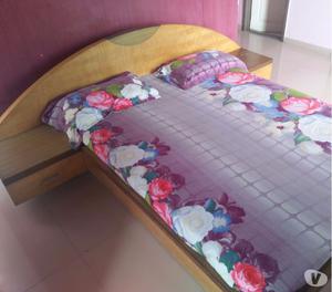 Double bed with 2 side drawers Thane
