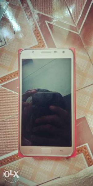 Hello i want to sell my Samsung j7 nxt phone. Its