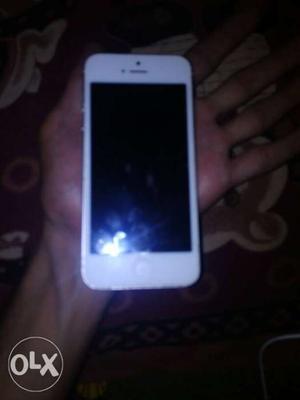 Iphone 5 16gb white colour only mobile hai or