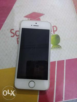 Iphone 5s in good condition my please contact me