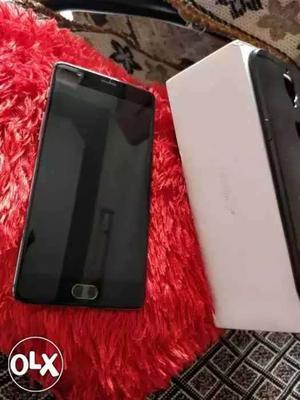 One plus 3t 64gb 6 gb ram neat condition. With