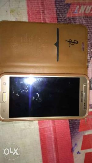 Samsung Galaxy J5 4G set with Charger