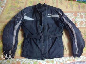 Bike riding jacket along with detachable