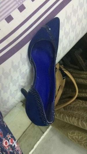 Blue heels from metro.. size 40.. used only