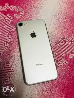 Iphone 7 Silver colur 32gb Out of warnty