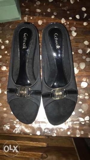 New Pair Of Black Catwalk Heeled Shoes With Box