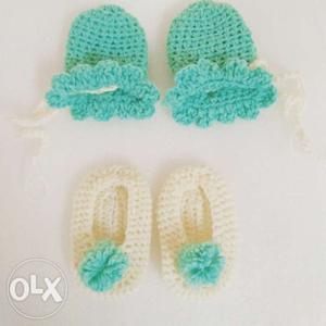 Newly made set of mittens and shoes For 0-4mths