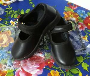 School shoes black size - 9 used only for one