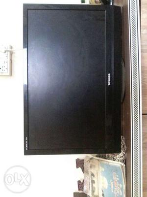 Toshiba black colour led tv 24 inch