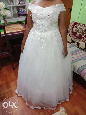 Wedding gown used oly once for 2hrs.