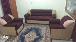 2 months fabric old sofa set. selling urgently