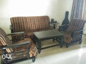 5 sitter sofa with 1 tea table