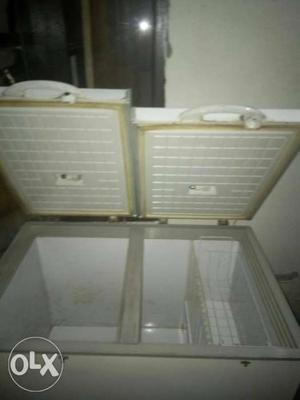 Deep freezer in very good and working condition