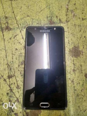 Hi iam selling my Samsung j7 max phone with box