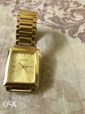 Brand new Sonata gold watch for sale. Its a mens