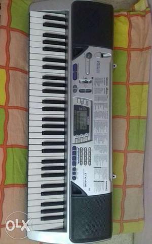 CASIO keyboard in perfect condition with song