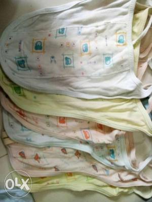 Light padded medium size nappies.. 6pieces.