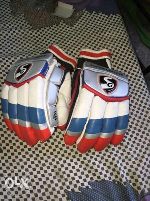 Super league gloves only few times used.new